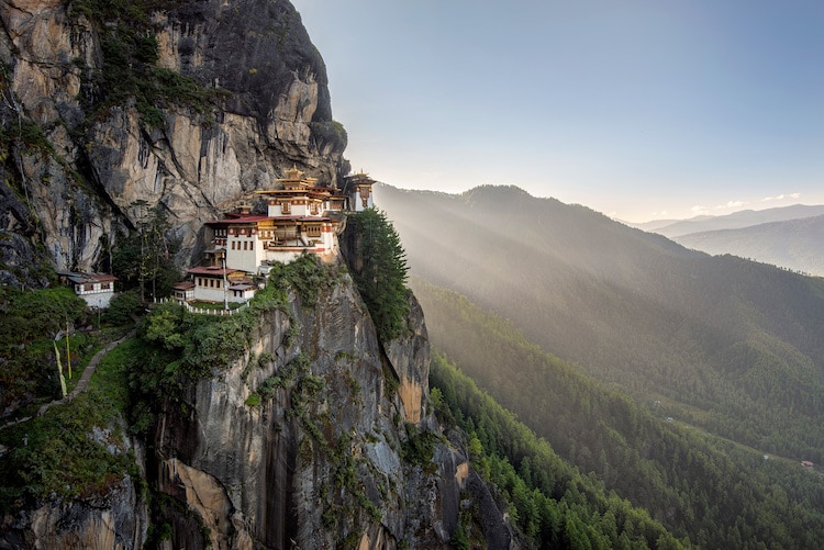 picture of the monk monestry in Bhutan called Taktsang Monastery