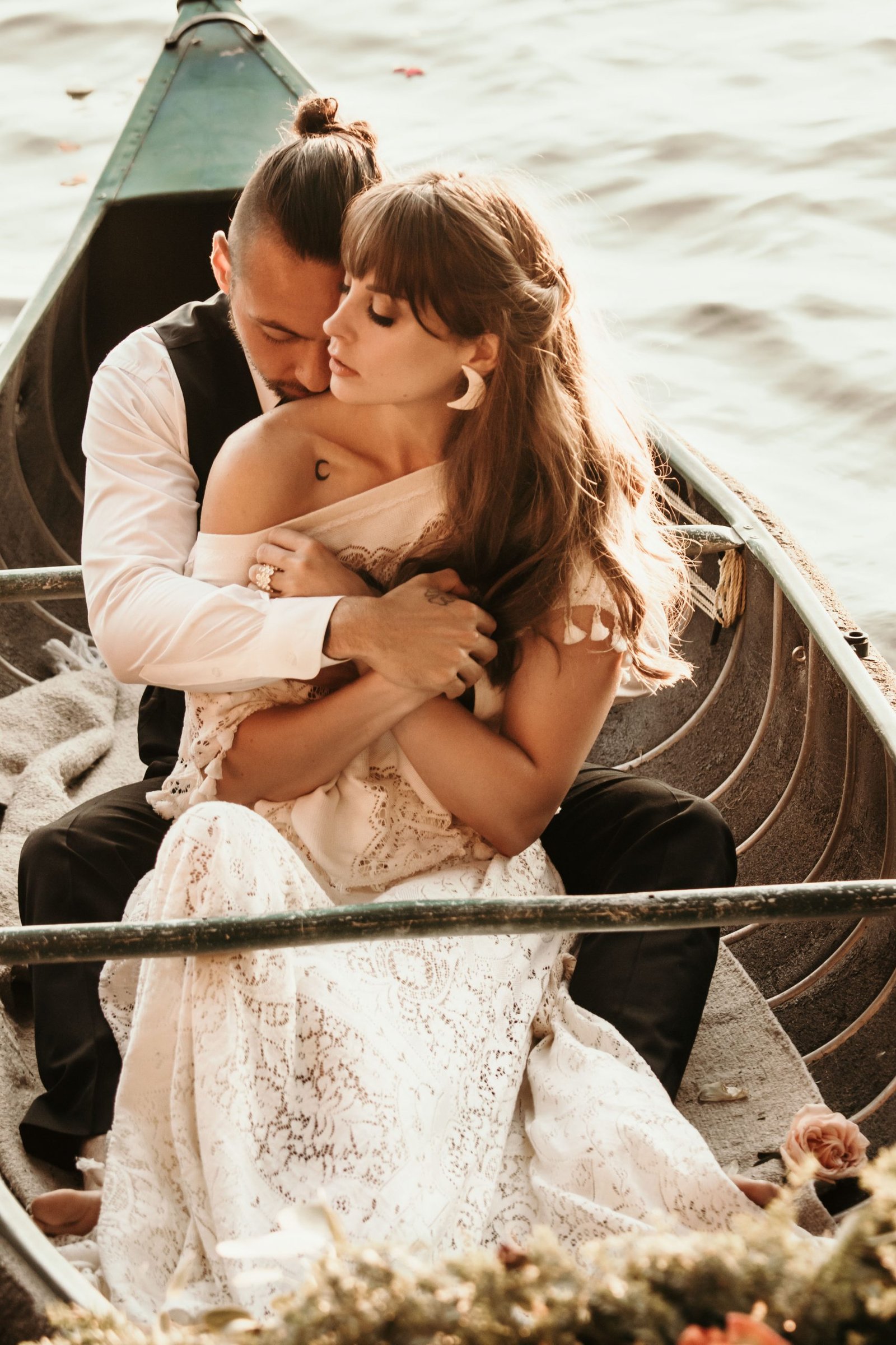 ©DestinationAnywherePhotography__Adventure_Elopement_NH_Reclamation_Danielle_Zach_UI8A1944-2-scaled-1